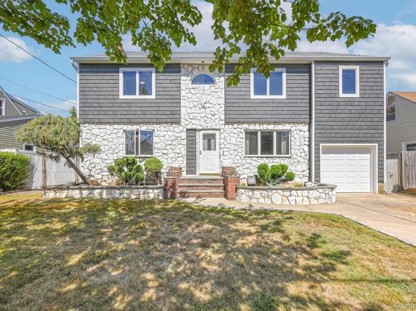 203 N Manhattan Avenue, Massapequa NY 11758