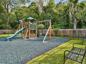12 Hampton Way, Woodbury NY 11797