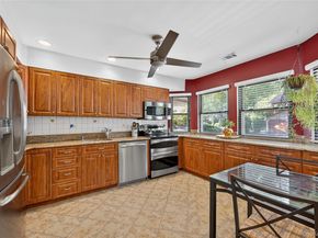 12 Hampton Way, Woodbury NY 11797