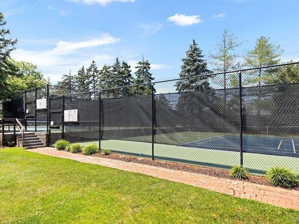 12 Hampton Way, Woodbury NY 11797