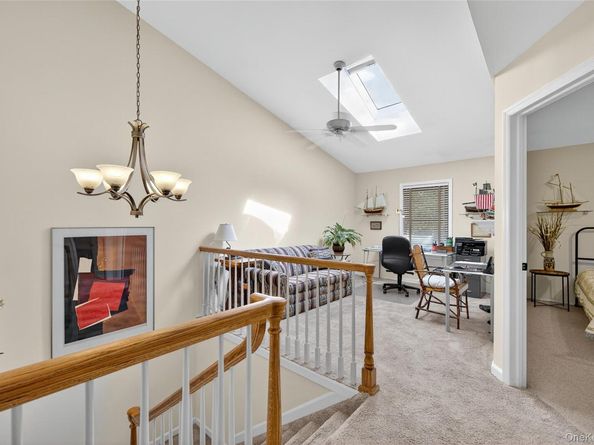 12 Hampton Way, Woodbury NY 11797
