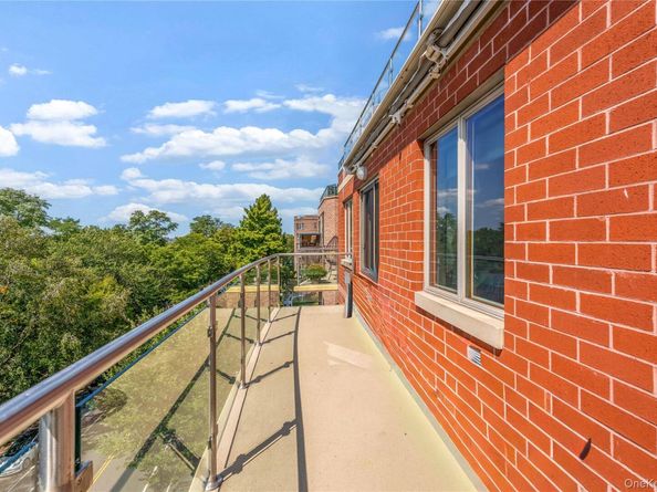 9935 Shore Road 6B, Brooklyn NY 11209