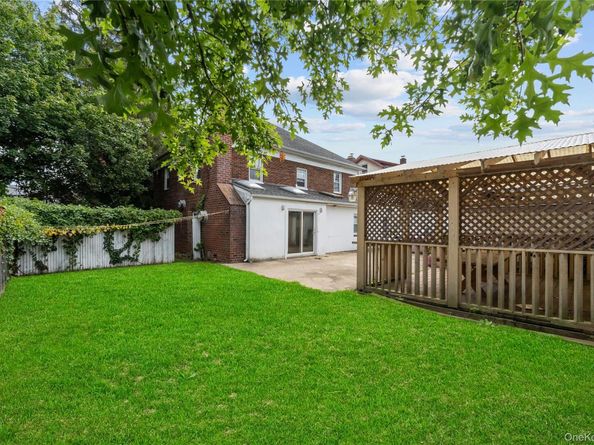 311 Hamilton Avenue, Hewlett NY 11557