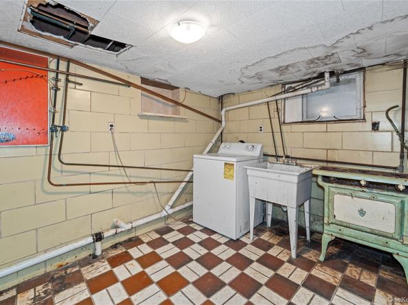 311 Hamilton Avenue, Hewlett NY 11557