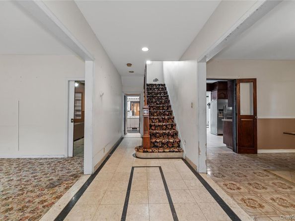 311 Hamilton Avenue, Hewlett NY 11557