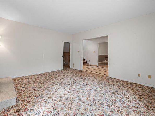 311 Hamilton Avenue, Hewlett NY 11557