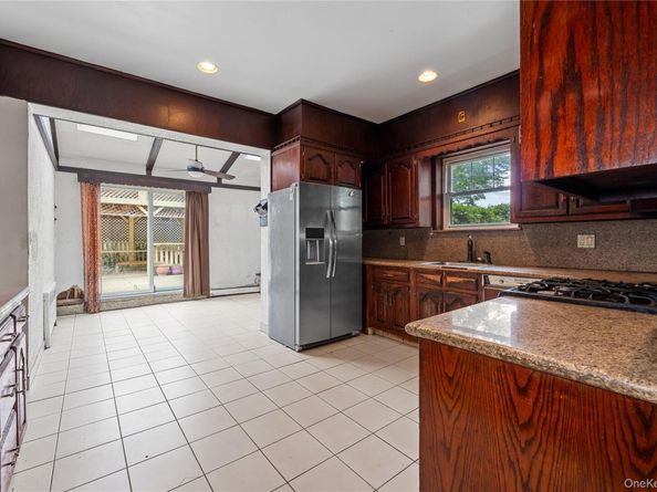 311 Hamilton Avenue, Hewlett NY 11557