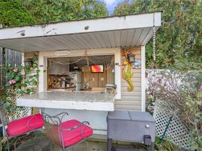 8 Beaumont Lane, Lake Grove NY 11755