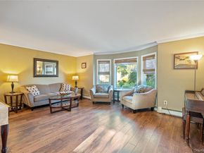 8 Beaumont Lane, Lake Grove NY 11755