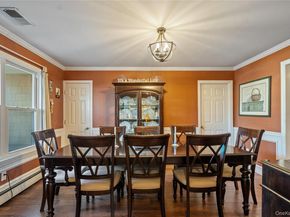 8 Beaumont Lane, Lake Grove NY 11755