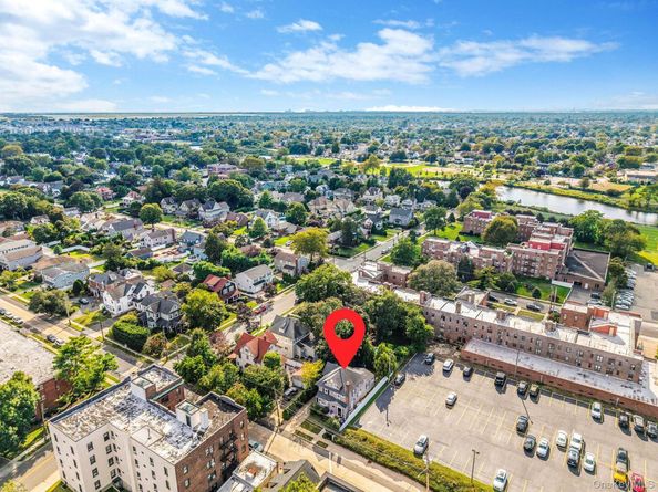 54 S Centre Avenue, Rockville Centre NY 11570