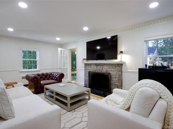 39 Squirrel Hill Road, East Hills NY 11577