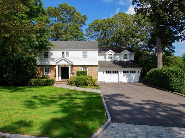 39 Squirrel Hill Road, East Hills NY 11577