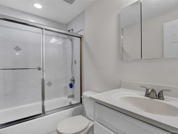 431 Clubhouse Court, Coram NY 11727