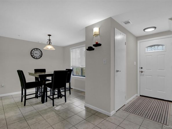 431 Clubhouse Court, Coram NY 11727