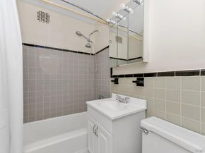 15 Canterbury Road C11, Great Neck NY 11021