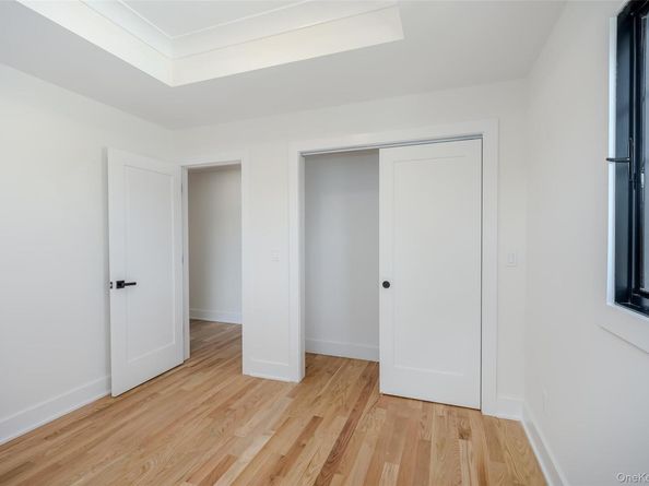 214 9th Street, Hicksville NY 11801