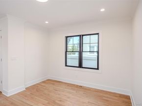 214 9th Street, Hicksville NY 11801