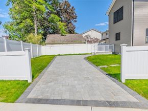 214 9th Street, Hicksville NY 11801