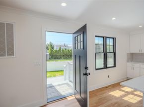 214 9th Street, Hicksville NY 11801