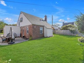 5 Avon Road, New Hyde Park NY 11040