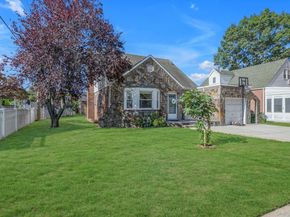 5 Avon Road, New Hyde Park NY 11040