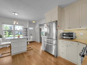 5 Avon Road, New Hyde Park NY 11040