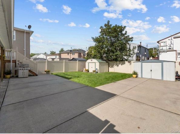 14224 250th Street, Laurelton NY 11422