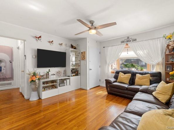 14224 250th Street, Laurelton NY 11422