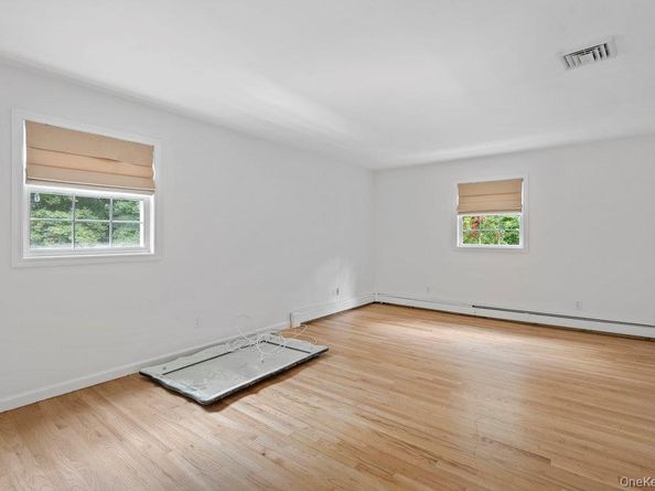 83 Shore Road, Mount Sinai NY 11766