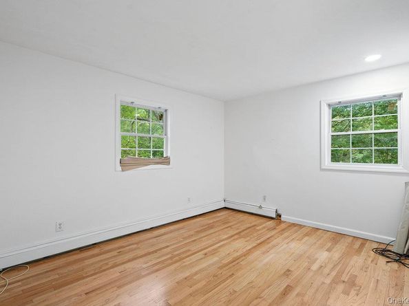 83 Shore Road, Mount Sinai NY 11766