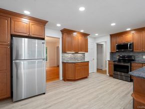 83 Shore Road, Mount Sinai NY 11766