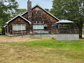 4 Thunderbird Court, Shoreham NY 11786