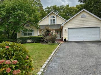 4 Thunderbird Court