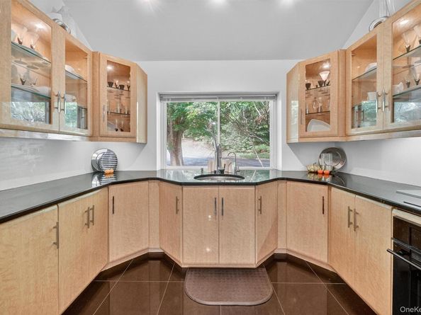 103 Norfolk Court, Yorktown Heights NY 10598