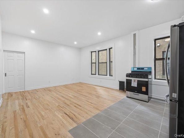 160 Wadsworth Avenue 302, New York (Manhattan) NY 10033