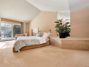 27 Fairway Drive, Manhasset NY 11030