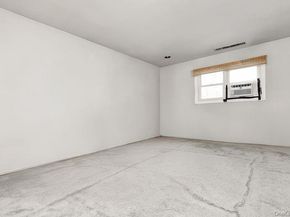 27 Fairway Drive, Manhasset NY 11030