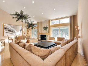 27 Fairway Drive, Manhasset NY 11030