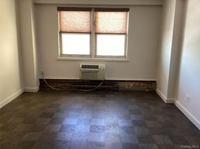 25 Neptune Boulevard 4F, Long Beach NY 11561