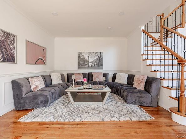 1 Brittany Court, Ridge NY 11961