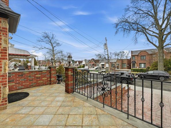 63-45 77th Place, Middle Village NY 11379