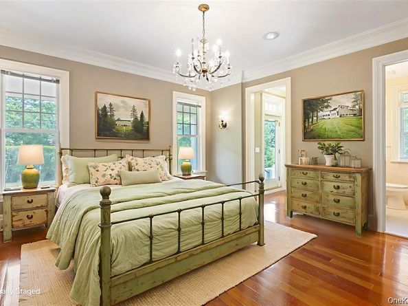 52 Brushy Neck Lane, Westhampton NY 11977