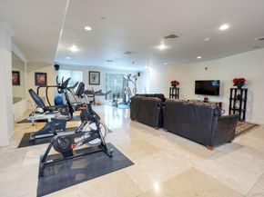 171 Great Neck Road 2k, Great Neck NY 11021