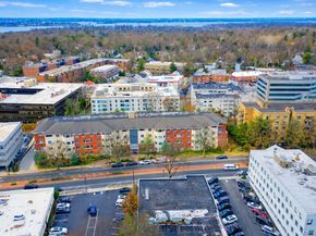 171 Great Neck Road 2k, Great Neck NY 11021