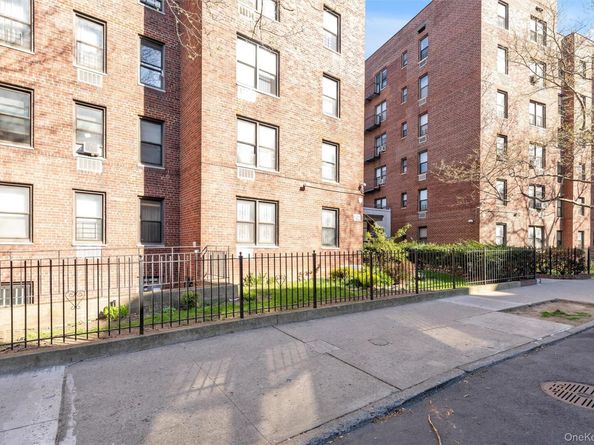 141-05 Pershing Crescent 202, Briarwood NY 11432