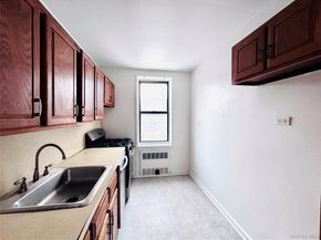 141-05 Pershing Crescent 202, Briarwood NY 11432