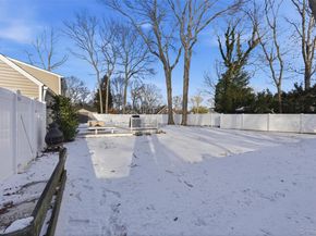 1039 Sipp Avenue, Medford NY 11763