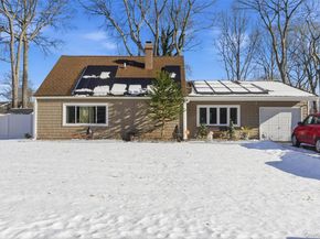 1039 Sipp Avenue, Medford NY 11763