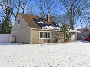 1039 Sipp Avenue, Medford NY 11763
